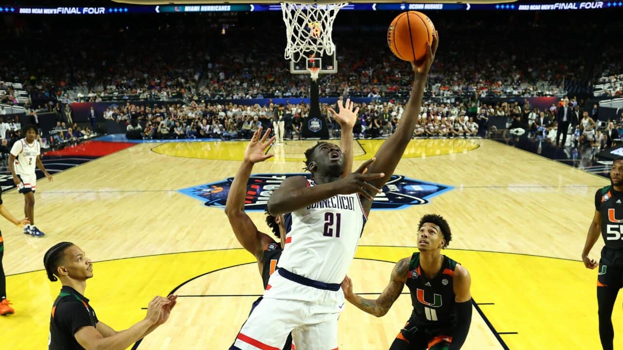 Final Four, UConn dominante, San Diego State allo scadere BasketballNcaa