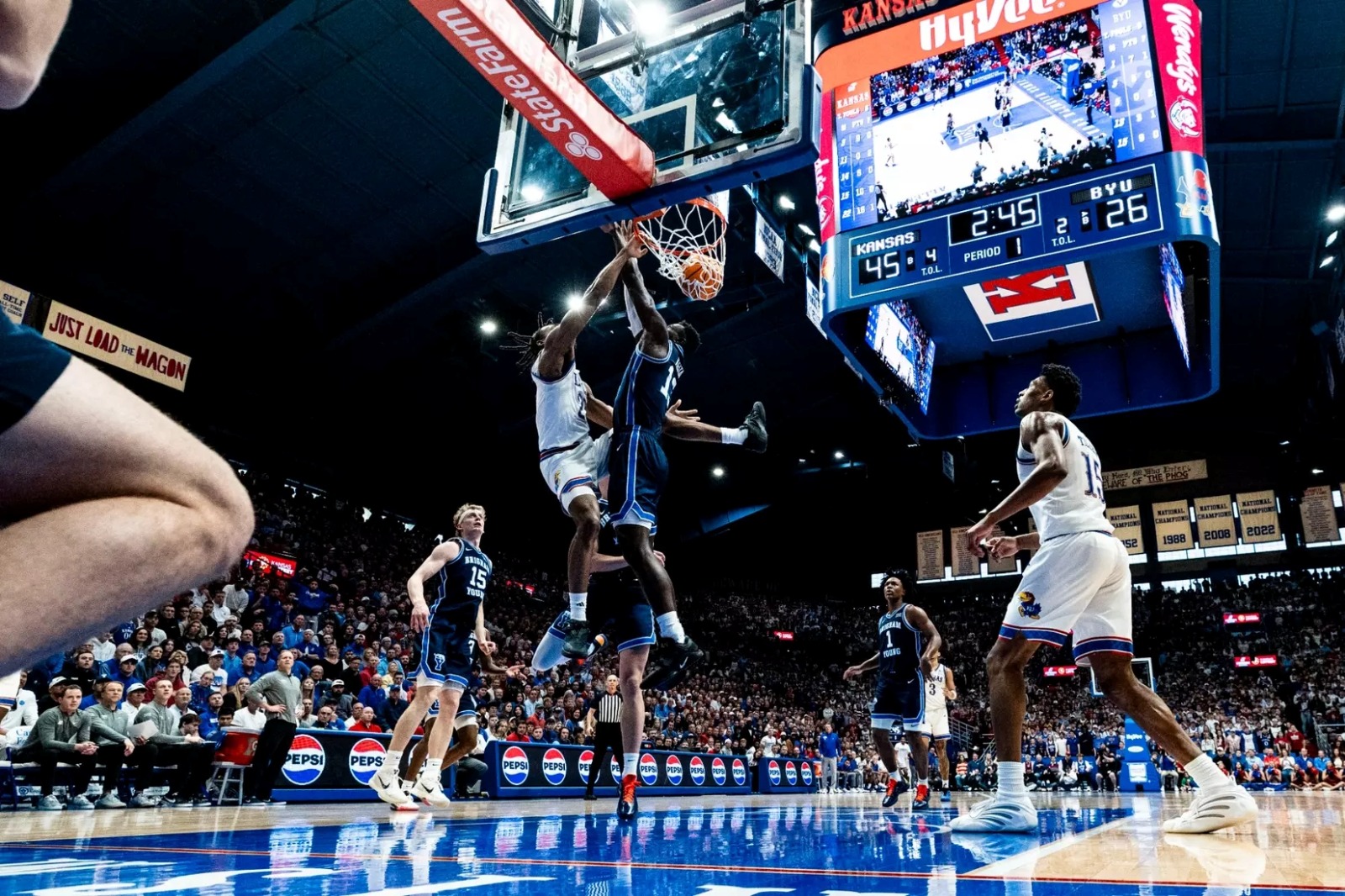 Kansas BYU schiacciata Peterson Kansas BYU schiacciata Peterson